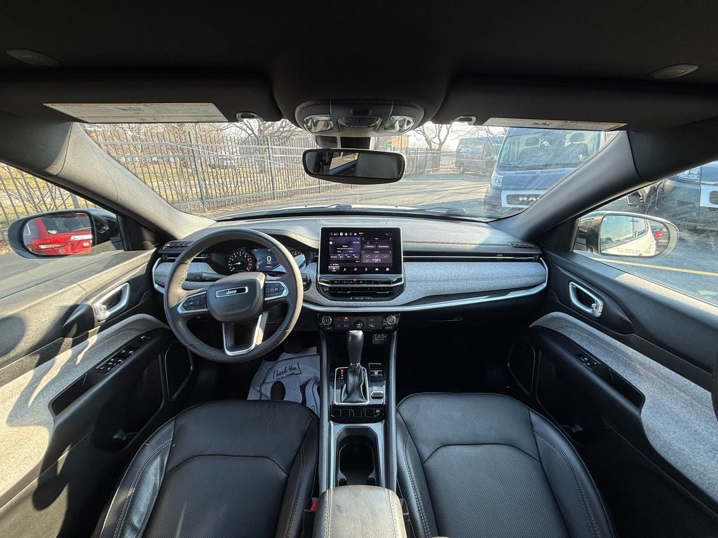 2023 Jeep Compass Latitude Lux