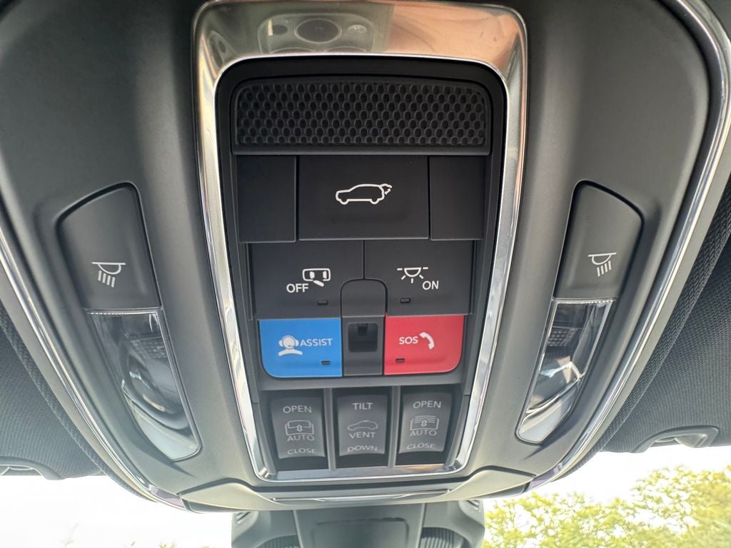 2026 Jeep Cherokee Overland