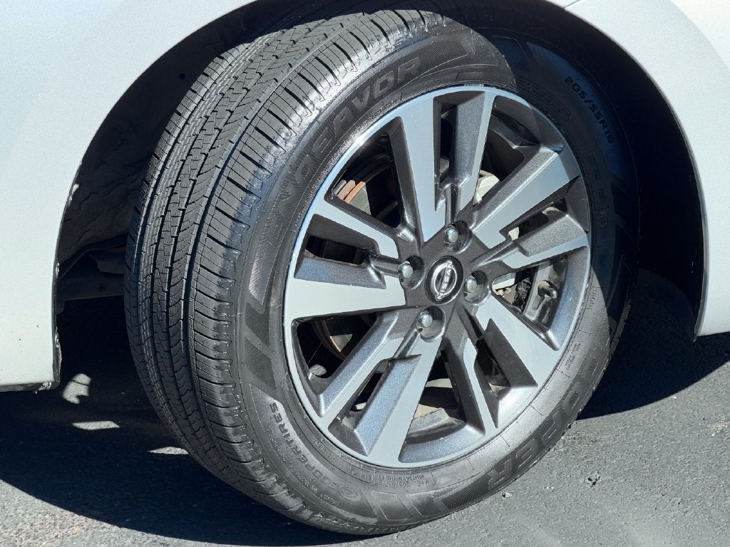 2025 Nissan Versa 1.6 SV