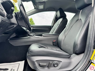 2019 Toyota Camry Hybrid SE