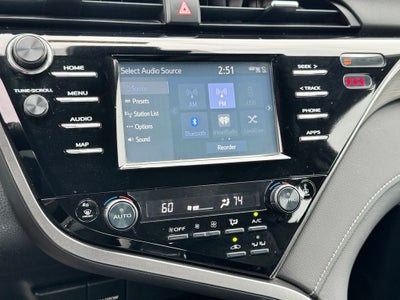2019 Toyota Camry Hybrid SE