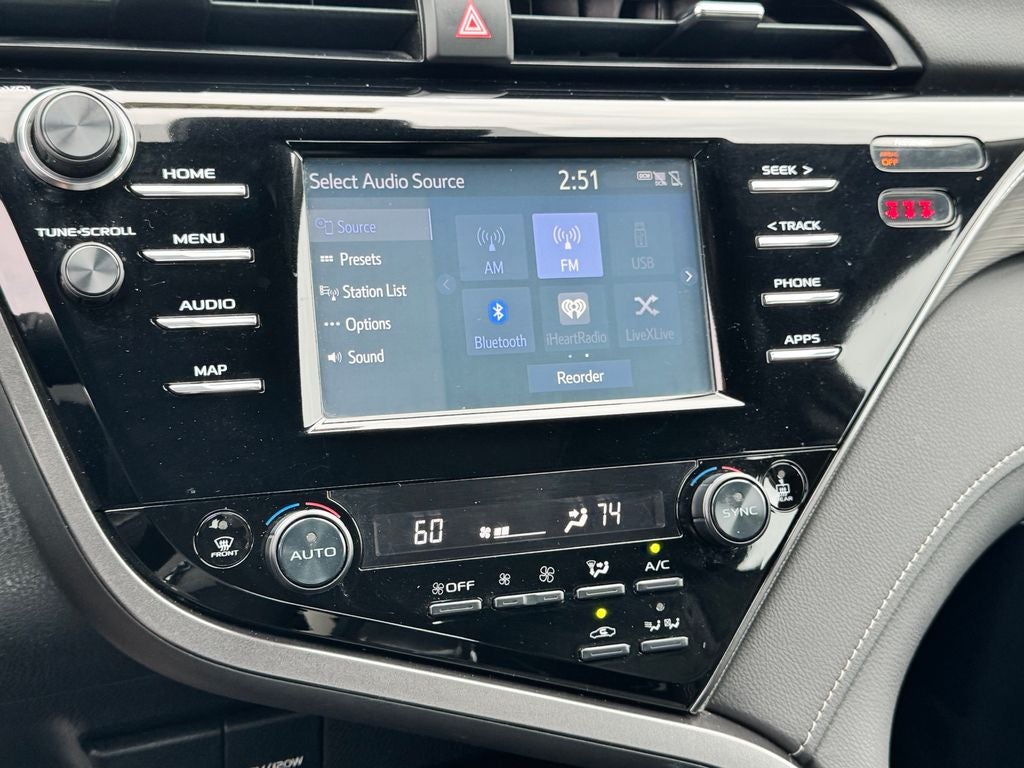 2019 Toyota Camry Hybrid SE