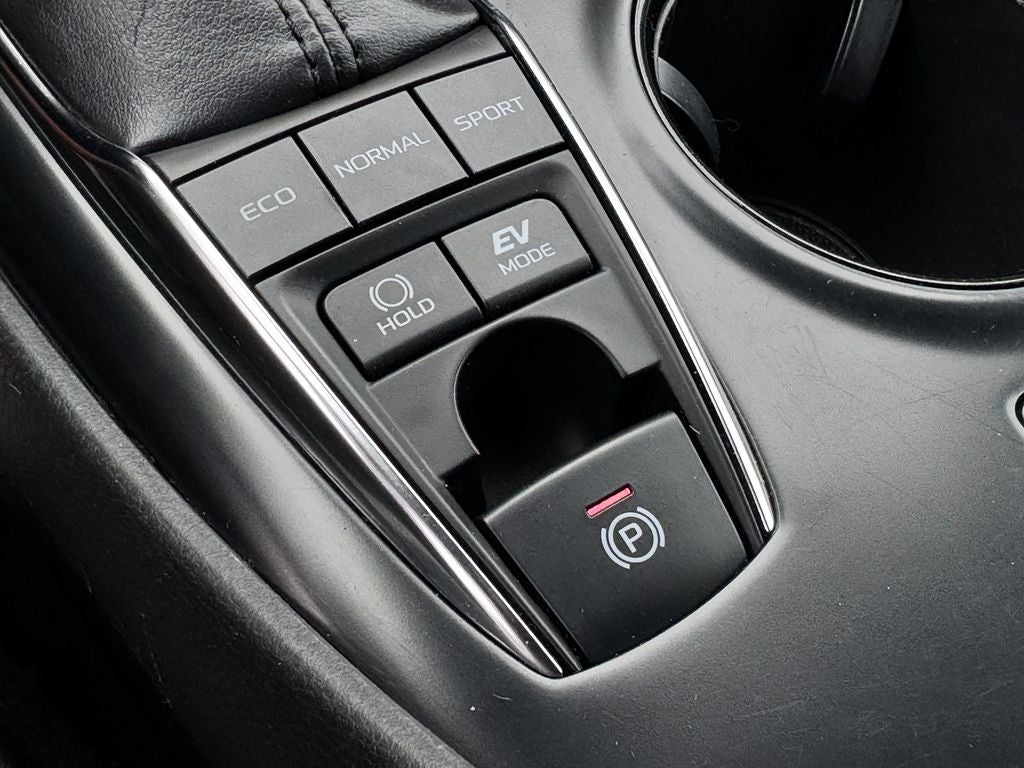 2019 Toyota Camry Hybrid SE