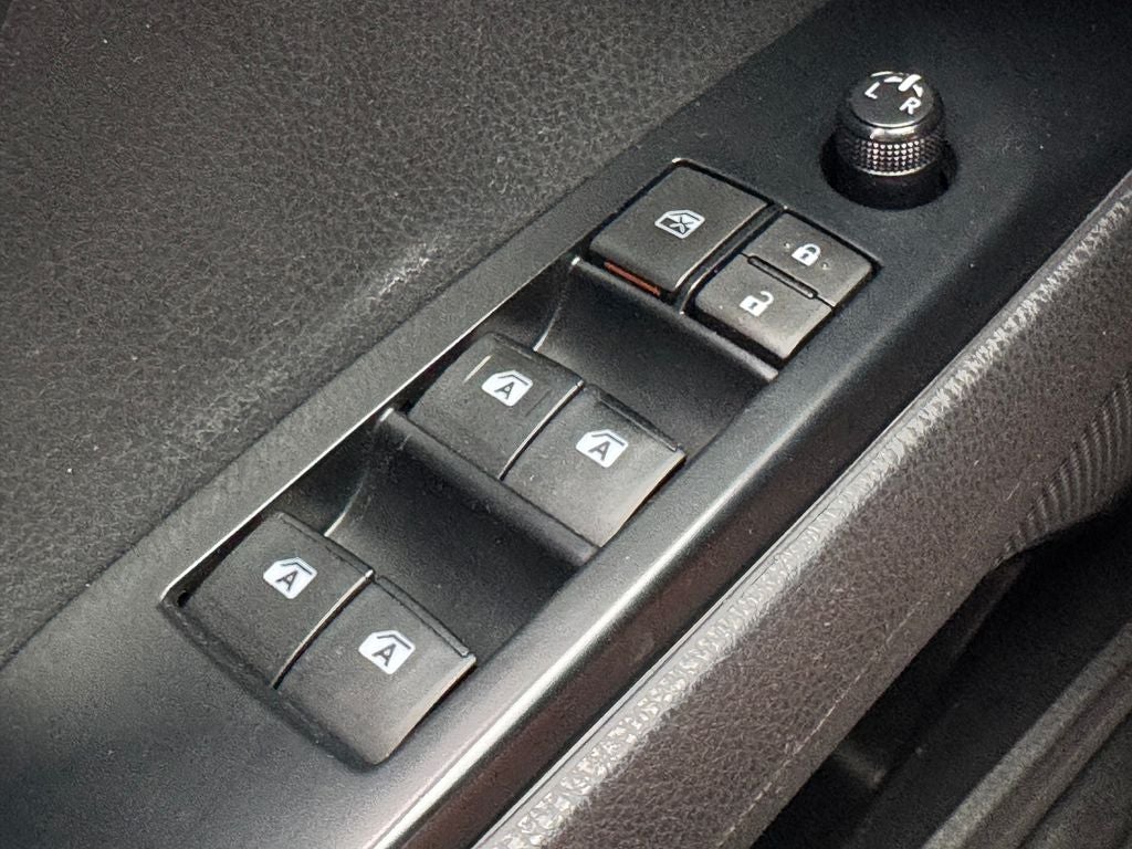 2019 Toyota Camry Hybrid SE