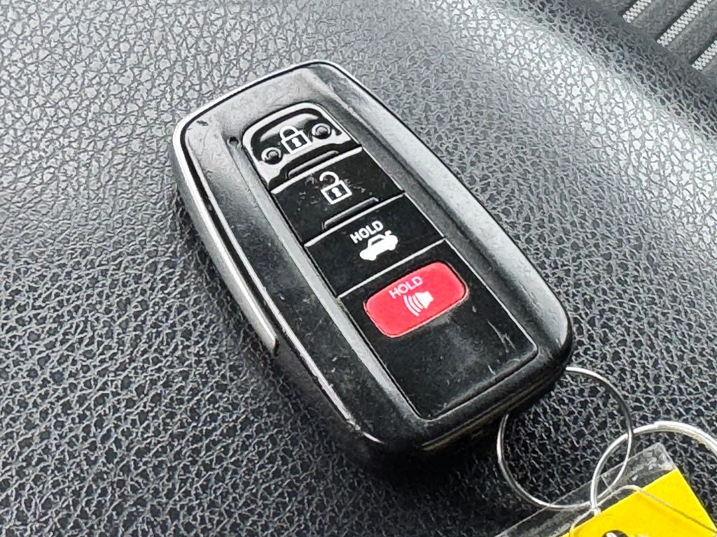 2019 Toyota Camry Hybrid SE