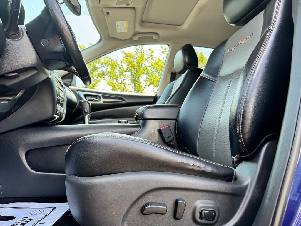 2019 Nissan Pathfinder SL