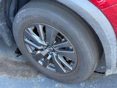 2022 Nissan Pathfinder SV