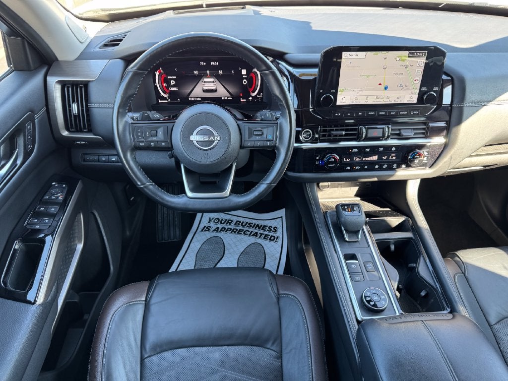 2023 Nissan Pathfinder Platinum