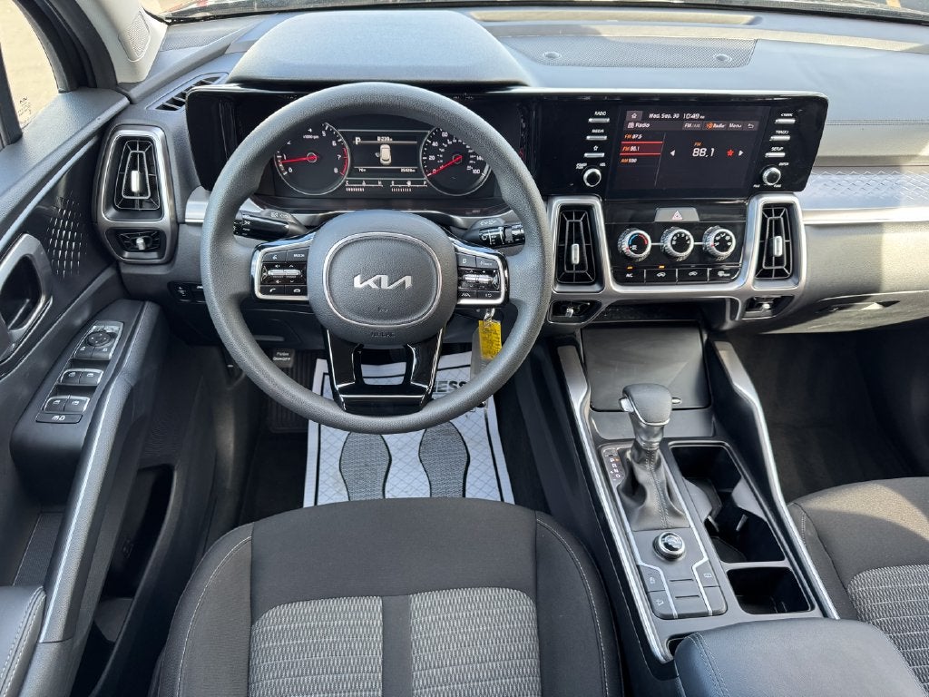 2023 Kia Sorento LX