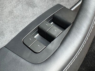 2024 Tesla Model Y Base