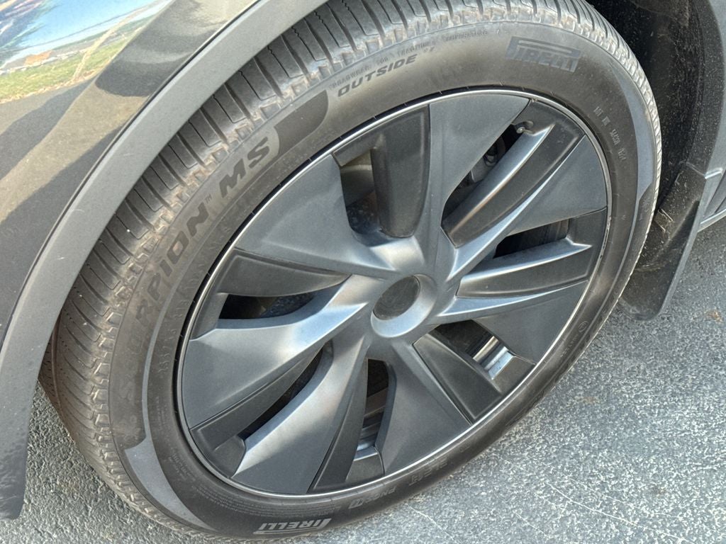 2024 Tesla Model Y Base