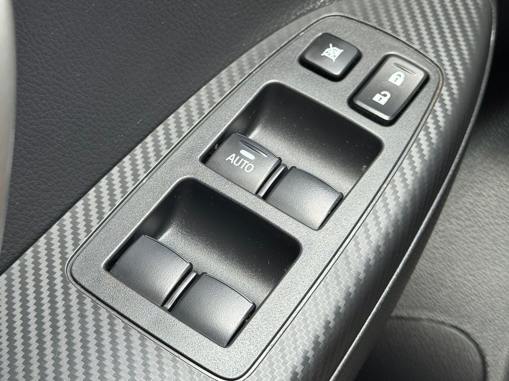2023 Mitsubishi Eclipse Cross Base