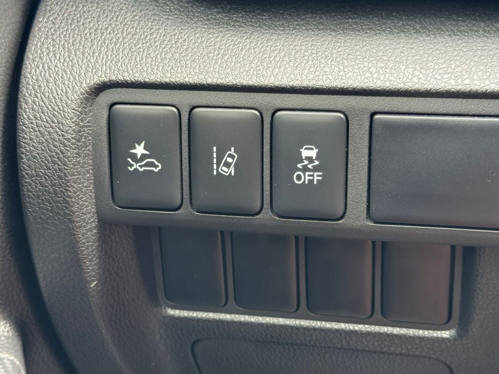 2023 Mitsubishi Eclipse Cross Base