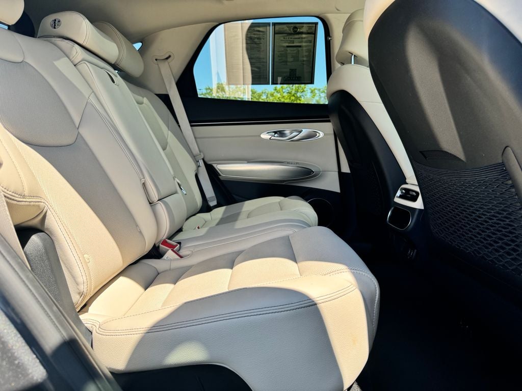 2023 Genesis GV70 2.5T