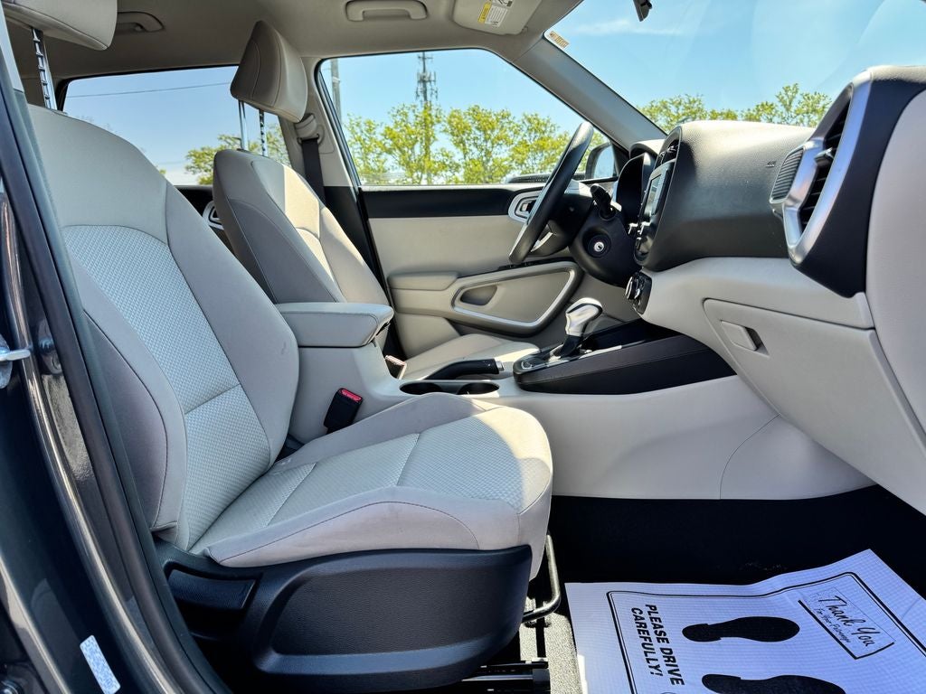 2025 Kia Soul Base