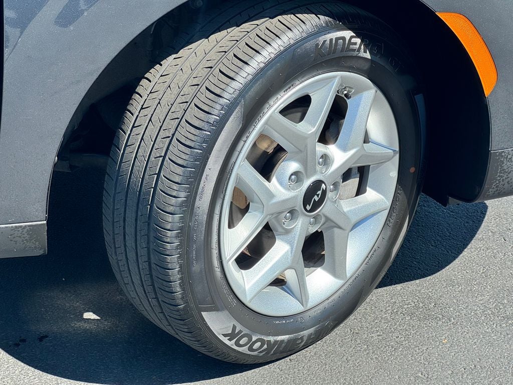 2025 Kia Soul Base
