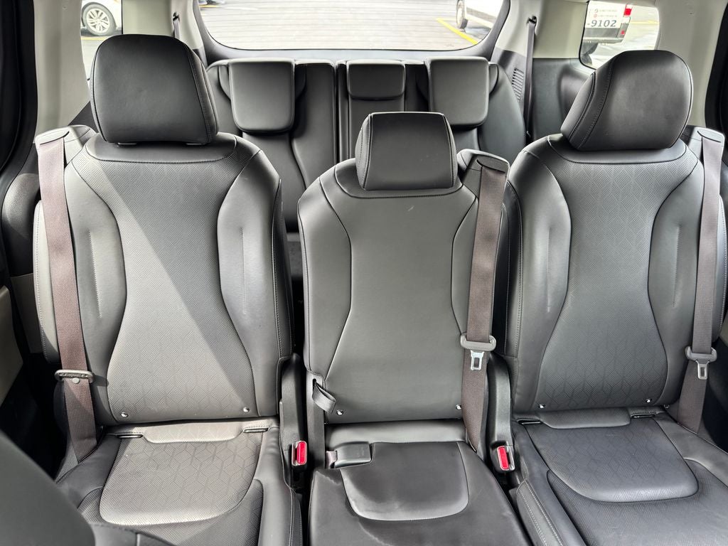 2025 Kia Carnival LXS