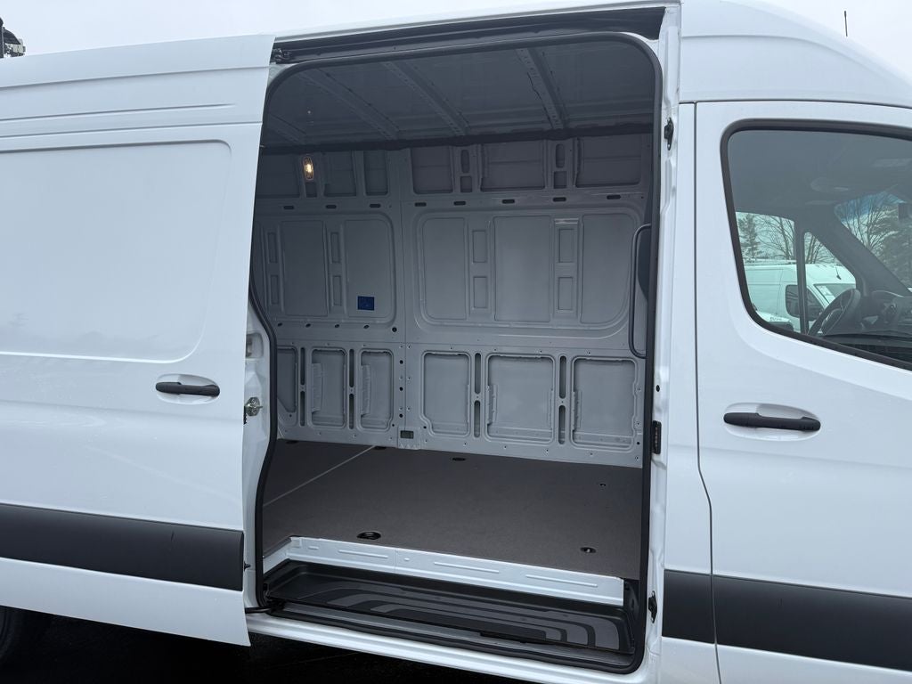 2025 Mercedes-Benz Sprinter 2500 Cargo 170 WB High Roof