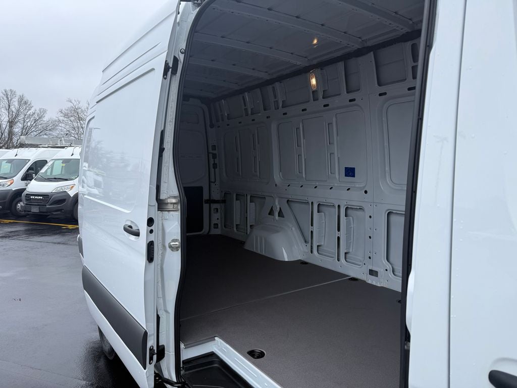 2025 Mercedes-Benz Sprinter 2500 Cargo 170 WB High Roof