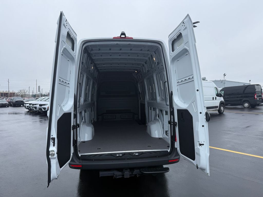 2025 Mercedes-Benz Sprinter 2500 Cargo 170 WB High Roof