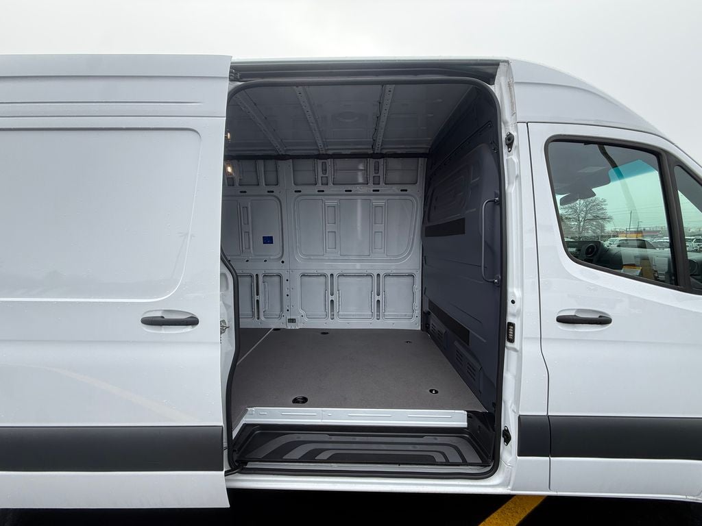 2025 Mercedes-Benz Sprinter 2500 Cargo 170 WB High Roof