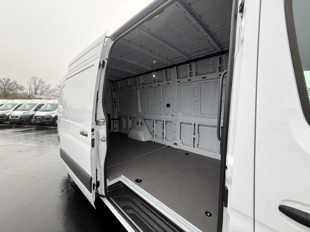 2025 Mercedes-Benz Sprinter 2500 Cargo 170 WB High Roof