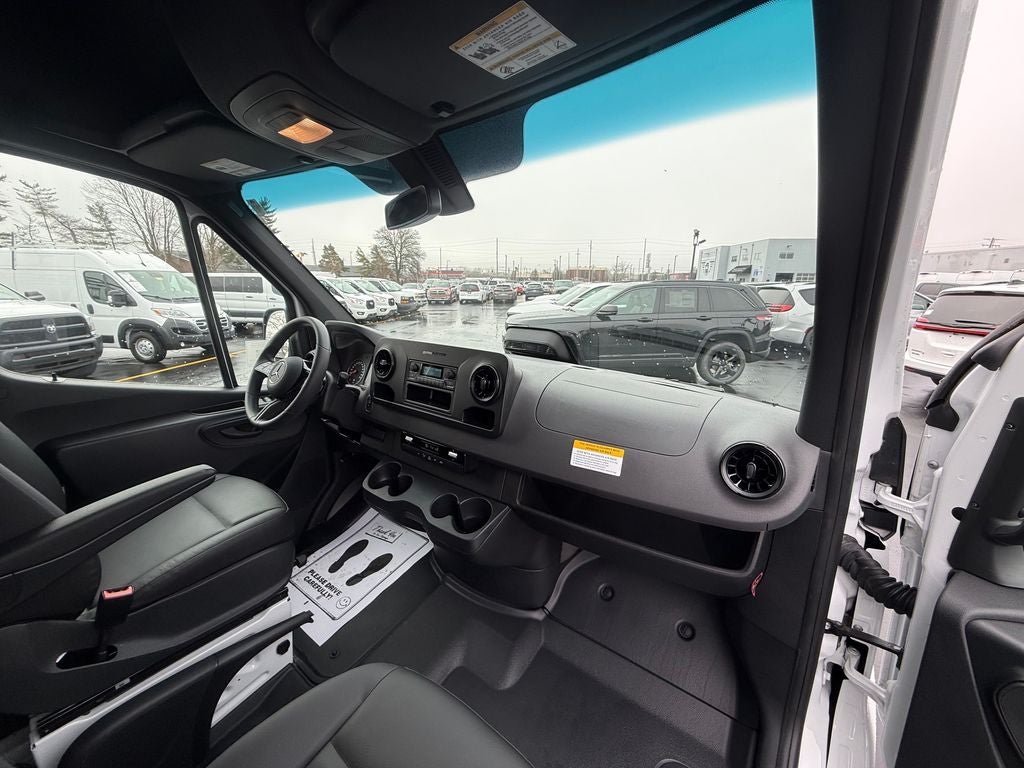 2025 Mercedes-Benz Sprinter 2500 Cargo 170 WB High Roof