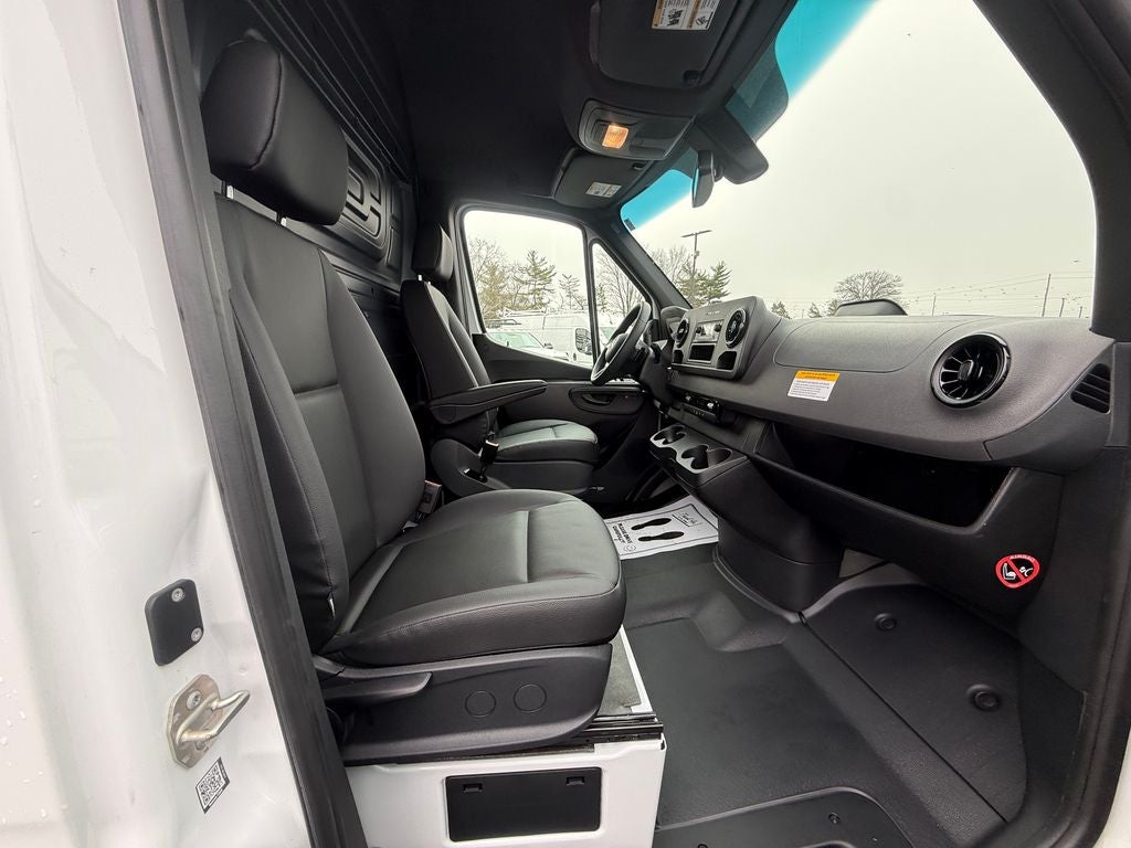 2025 Mercedes-Benz Sprinter 2500 Cargo 170 WB High Roof