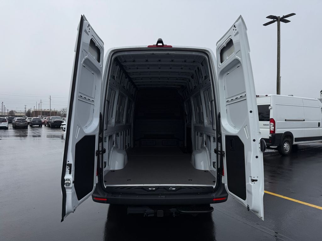 2025 Mercedes-Benz Sprinter 2500 Cargo 170 WB High Roof