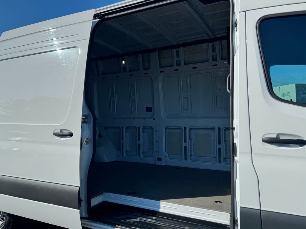 2025 Mercedes-Benz Sprinter 2500 Cargo 170 WB High Roof