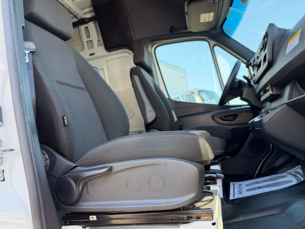 2025 Mercedes-Benz Sprinter 2500 Cargo 170 WB High Roof