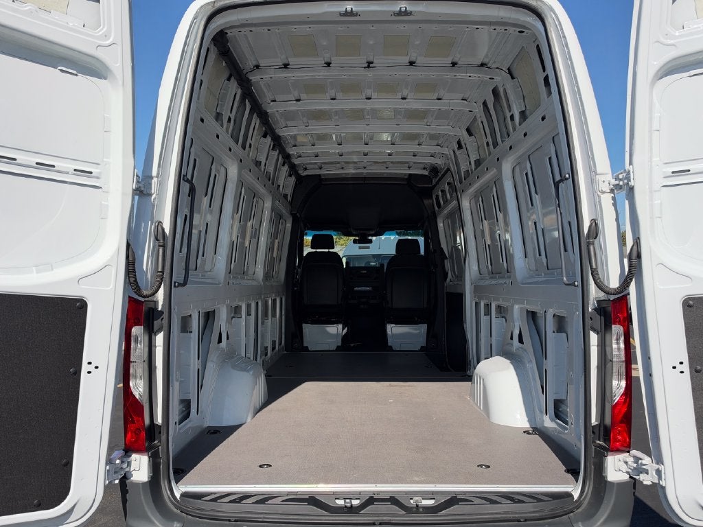2025 Mercedes-Benz Sprinter 2500 Cargo 170 WB High Roof