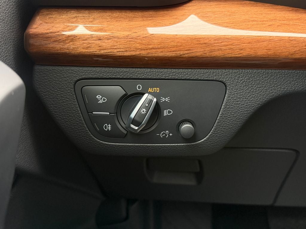 2023 Audi Q5 40 Premium quattro