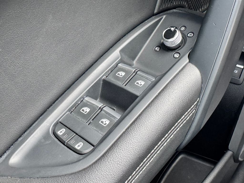 2023 Audi Q5 45 S line Premium quattro