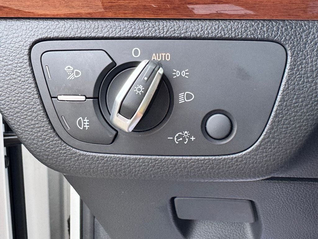 2023 Audi Q5 45 S line Premium quattro