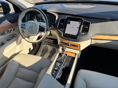 2021 Volvo XC90 T6 Momentum