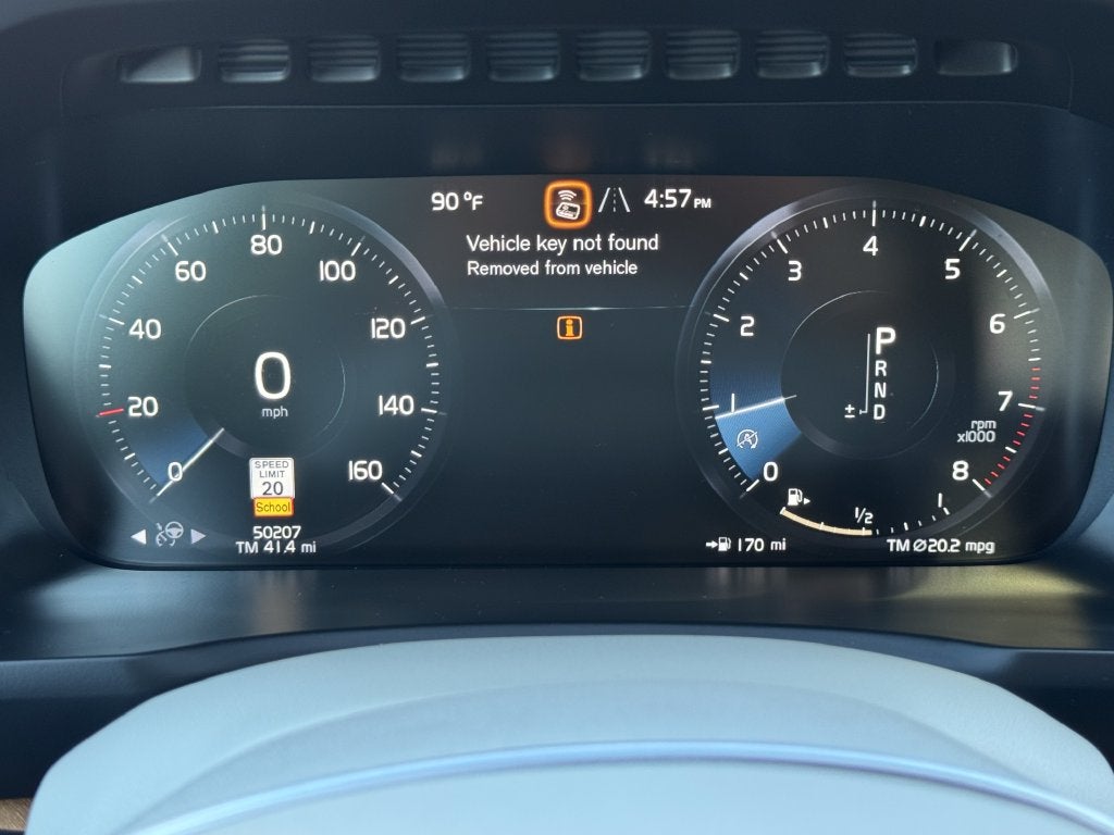 2021 Volvo XC90 T6 Momentum