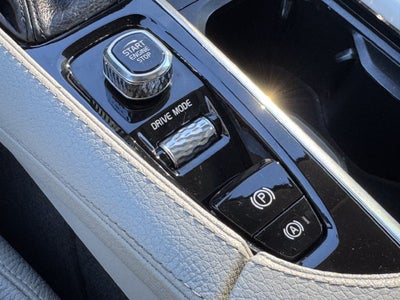 2021 Volvo XC90 T6 Momentum
