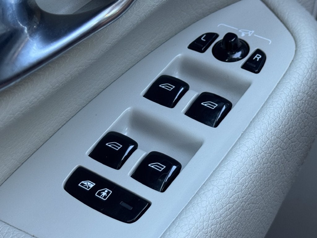 2021 Volvo XC90 T6 Momentum