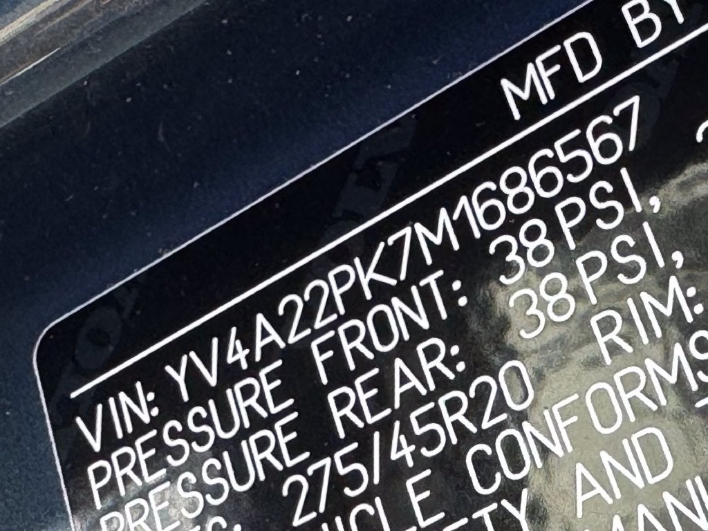 2021 Volvo XC90 T6 Momentum